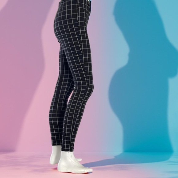 Cherry Mellow Women's Black Checkered stretch Pants size 4 - Picture 3 of 4